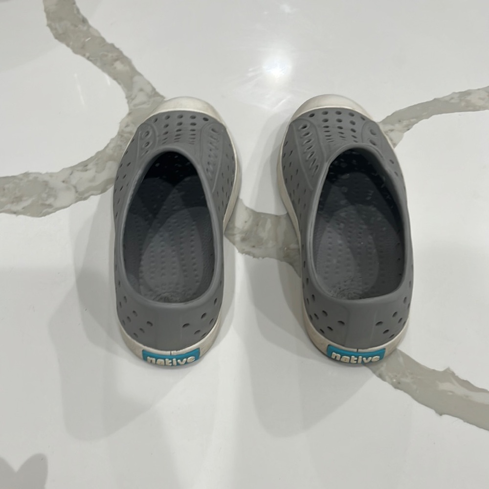 Native Grey Size 11!